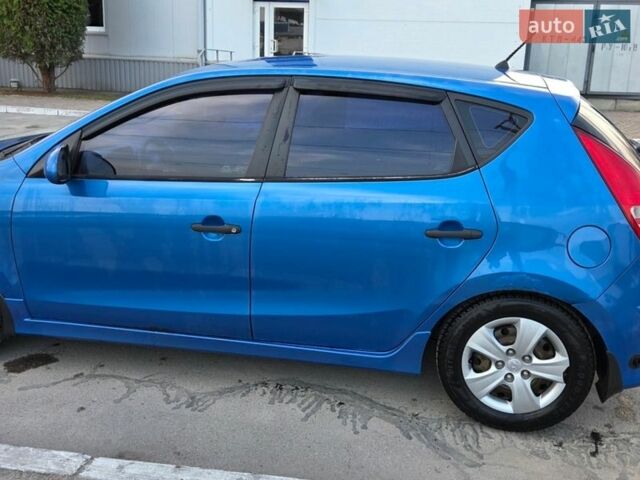 Синий Хендай i30, объемом двигателя 1.6 л и пробегом 254 тыс. км за 5900 $, фото 7 на Automoto.ua