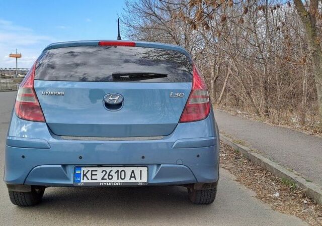 Синий Хендай i30, объемом двигателя 1.6 л и пробегом 133 тыс. км за 7300 $, фото 7 на Automoto.ua
