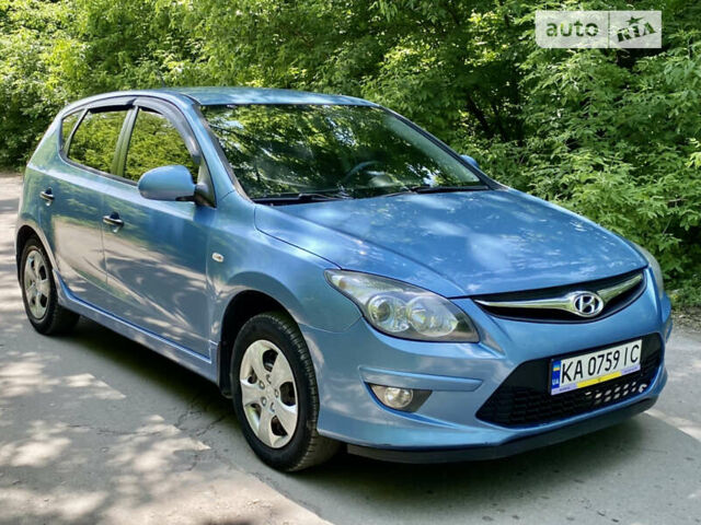 Синій Хендай i30, об'ємом двигуна 1.4 л та пробігом 235 тис. км за 6200 $, фото 5 на Automoto.ua