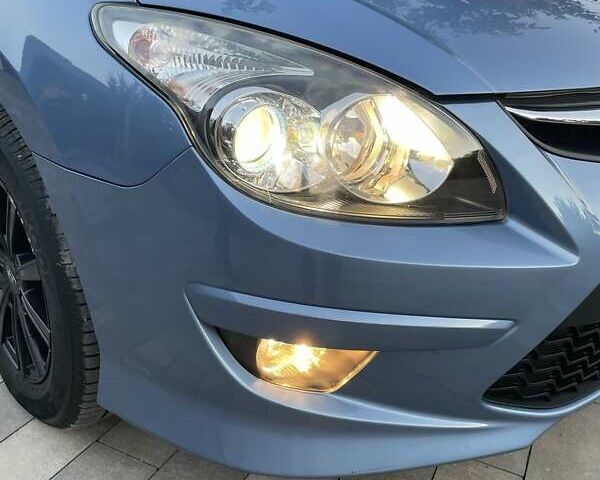 Синій Хендай i30, об'ємом двигуна 1.59 л та пробігом 115 тис. км за 7980 $, фото 5 на Automoto.ua