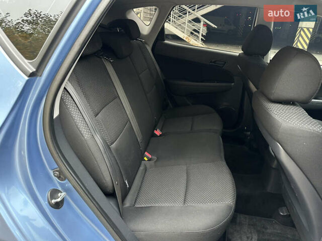 Хендай i30 2011 в Киеве на Automoto.ua Синий Хендай i30, объемом двигателя 1.58 л и пробегом 160 тыс. км за 8700 $, фото 40 на Automoto.ua