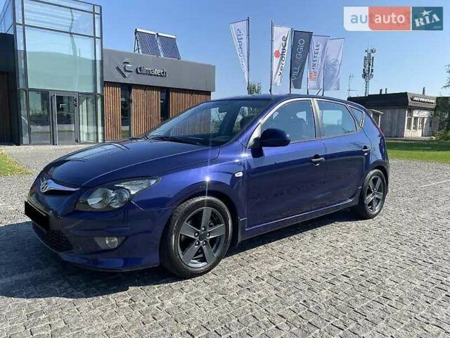 Синій Хендай i30, об'ємом двигуна 1.59 л та пробігом 245 тис. км за 7800 $, фото 16 на Automoto.ua