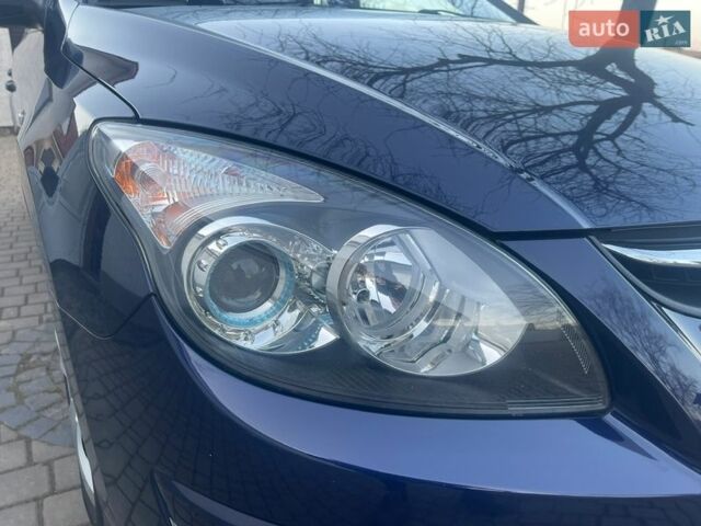 Синий Хендай i30, объемом двигателя 1.4 л и пробегом 225 тыс. км за 7000 $, фото 6 на Automoto.ua