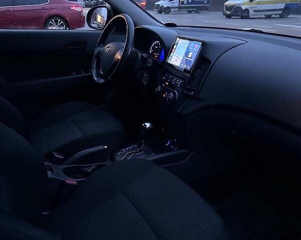 Синий Хендай i30, объемом двигателя 1.59 л и пробегом 174 тыс. км за 8500 $, фото 15 на Automoto.ua