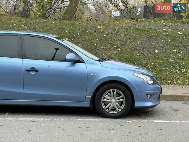 Хендай i30 2011 в Киеве на Automoto.ua Синий Хендай i30, объемом двигателя 1.58 л и пробегом 160 тыс. км за 8700 $, фото 24 на Automoto.ua