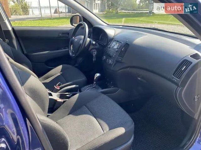 Синій Хендай i30, об'ємом двигуна 1.59 л та пробігом 245 тис. км за 7800 $, фото 4 на Automoto.ua
