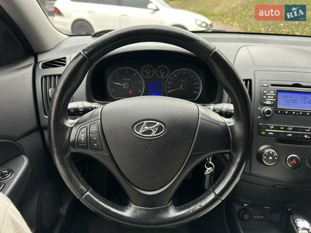 Хендай i30 2011 в Киеве на Automoto.ua Синий Хендай i30, объемом двигателя 1.58 л и пробегом 160 тыс. км за 8700 $, фото 30 на Automoto.ua