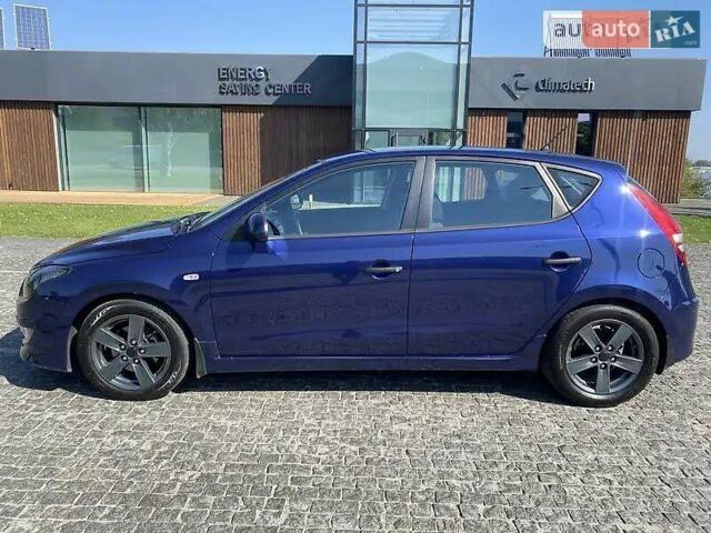 Синій Хендай i30, об'ємом двигуна 1.59 л та пробігом 245 тис. км за 7800 $, фото 2 на Automoto.ua