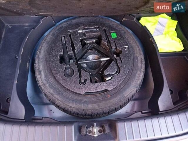 Синій Хендай i30, об'ємом двигуна 1.59 л та пробігом 198 тис. км за 6400 $, фото 13 на Automoto.ua