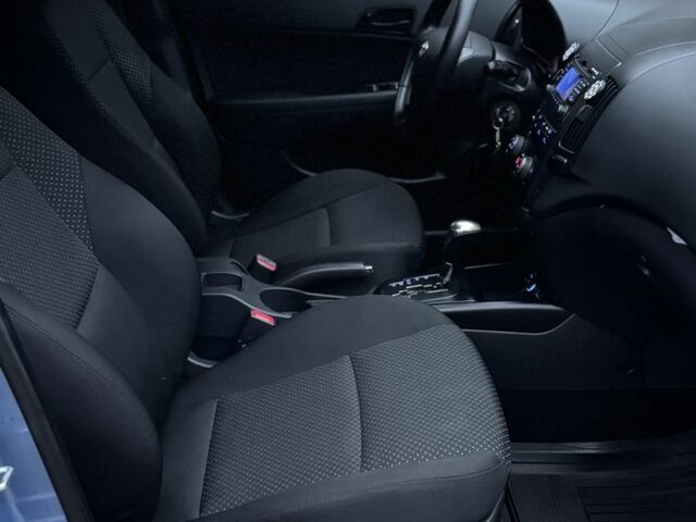 Синий Хендай i30, объемом двигателя 1.6 л и пробегом 185 тыс. км за 6750 $, фото 10 на Automoto.ua