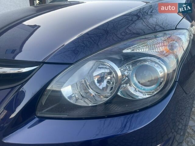 Синий Хендай i30, объемом двигателя 1.4 л и пробегом 225 тыс. км за 7000 $, фото 5 на Automoto.ua