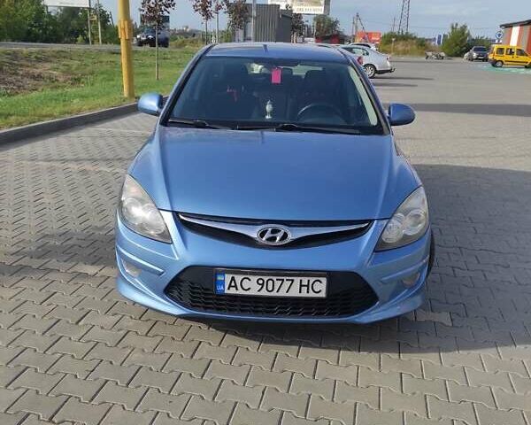 Синий Хендай i30, объемом двигателя 1.58 л и пробегом 257 тыс. км за 7200 $, фото 7 на Automoto.ua