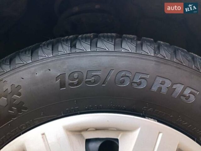 Синій Хендай i30, об'ємом двигуна 1.59 л та пробігом 198 тис. км за 6400 $, фото 10 на Automoto.ua