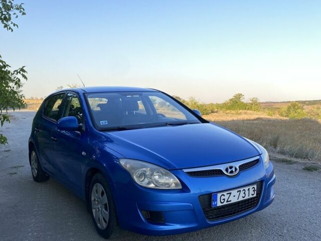Синій Хендай i30, об'ємом двигуна 1.4 л та пробігом 200 тис. км за 2600 $, фото 2 на Automoto.ua