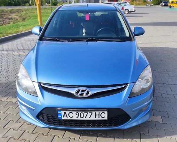 Синий Хендай i30, объемом двигателя 1.58 л и пробегом 257 тыс. км за 7200 $, фото 5 на Automoto.ua