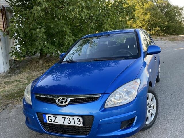 Синій Хендай i30, об'ємом двигуна 1.4 л та пробігом 200 тис. км за 2600 $, фото 1 на Automoto.ua