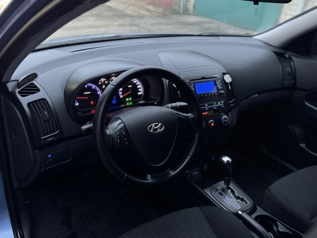 Синий Хендай i30, объемом двигателя 1.6 л и пробегом 185 тыс. км за 6750 $, фото 6 на Automoto.ua