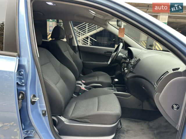 Хендай i30 2011 в Киеве на Automoto.ua Синий Хендай i30, объемом двигателя 1.58 л и пробегом 160 тыс. км за 8700 $, фото 43 на Automoto.ua