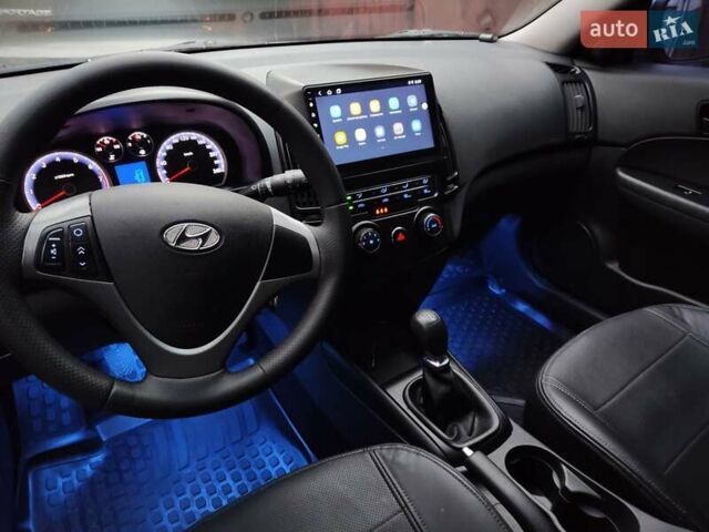 Синий Хендай i30, объемом двигателя 1.4 л и пробегом 145 тыс. км за 6300 $, фото 12 на Automoto.ua