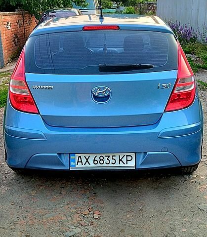Синій Хендай i30, об'ємом двигуна 1.4 л та пробігом 230 тис. км за 6300 $, фото 2 на Automoto.ua