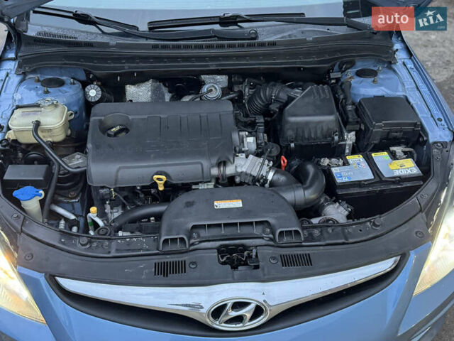 Синій Хендай i30, об'ємом двигуна 1.6 л та пробігом 178 тис. км за 6300 $, фото 9 на Automoto.ua