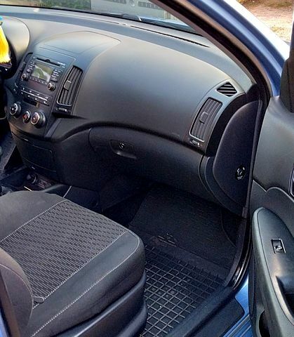 Синій Хендай i30, об'ємом двигуна 1.4 л та пробігом 230 тис. км за 6300 $, фото 4 на Automoto.ua
