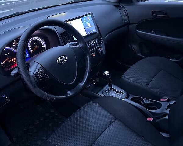 Синий Хендай i30, объемом двигателя 1.59 л и пробегом 174 тыс. км за 8500 $, фото 12 на Automoto.ua