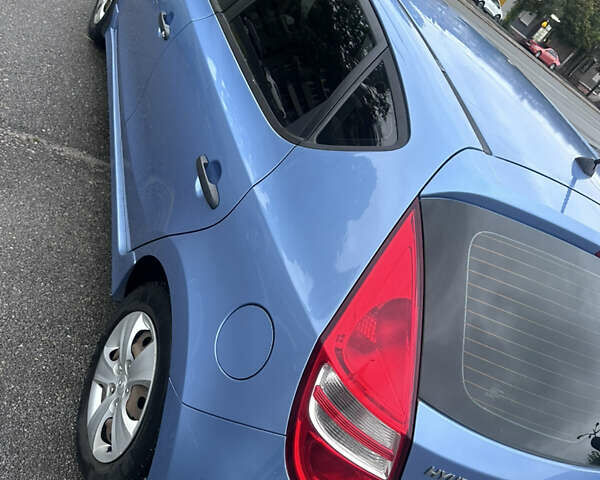 Синий Хендай i30, объемом двигателя 1.4 л и пробегом 138 тыс. км за 6900 $, фото 3 на Automoto.ua