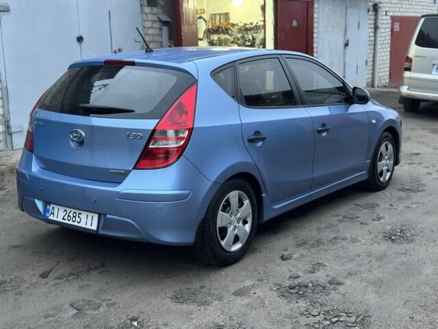 Синий Хендай i30, объемом двигателя 1.6 л и пробегом 185 тыс. км за 6750 $, фото 5 на Automoto.ua