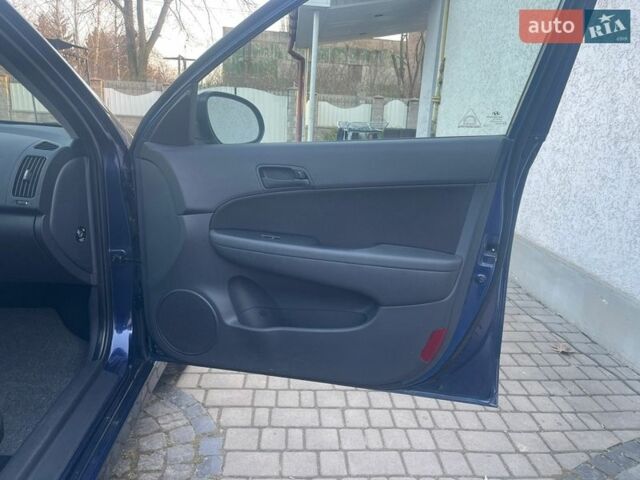 Синий Хендай i30, объемом двигателя 1.4 л и пробегом 225 тыс. км за 7000 $, фото 16 на Automoto.ua