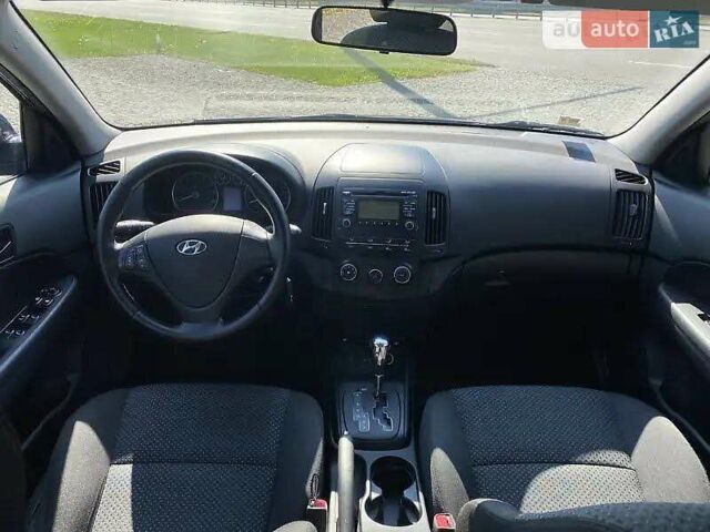 Синій Хендай i30, об'ємом двигуна 1.59 л та пробігом 245 тис. км за 7800 $, фото 8 на Automoto.ua