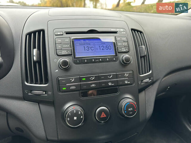 Хендай i30 2011 в Киеве на Automoto.ua Синий Хендай i30, объемом двигателя 1.58 л и пробегом 160 тыс. км за 8700 $, фото 36 на Automoto.ua