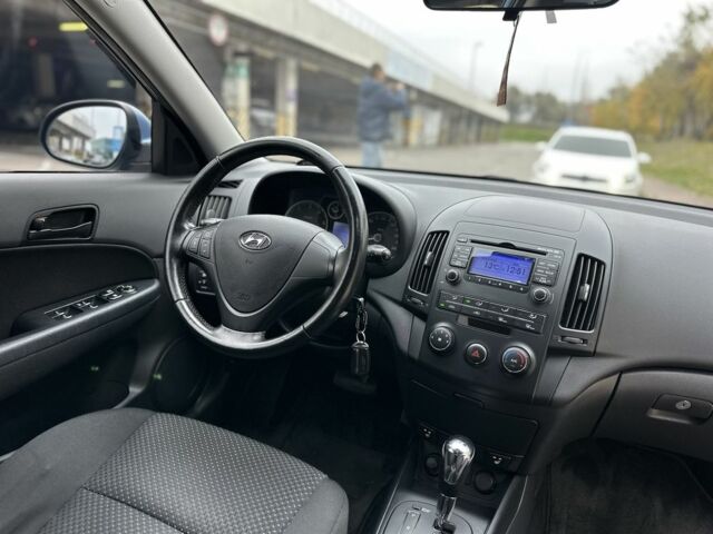 Хендай i30 2011 в Киеве на Automoto.ua Синий Хендай i30, объемом двигателя 1.6 л и пробегом 160 тыс. км за 8700 $, фото 19 на Automoto.ua