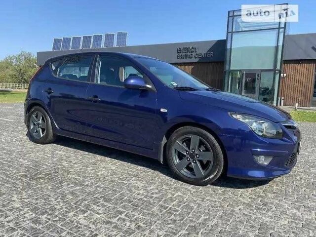 Синий Хендай i30, объемом двигателя 1.6 л и пробегом 248 тыс. км за 7500 $, фото 1 на Automoto.ua