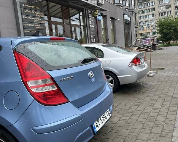 Синий Хендай i30, объемом двигателя 1.4 л и пробегом 232 тыс. км за 5200 $, фото 3 на Automoto.ua