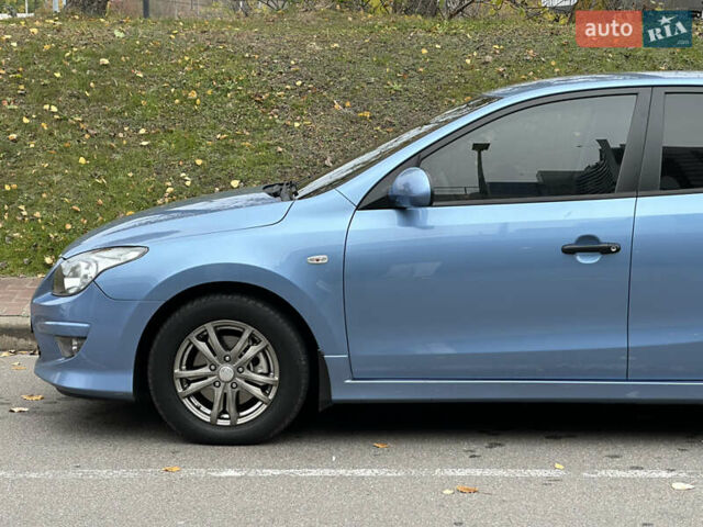 Хендай i30 2011 в Киеве на Automoto.ua Синий Хендай i30, объемом двигателя 1.58 л и пробегом 160 тыс. км за 8700 $, фото 11 на Automoto.ua