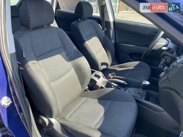 Синій Хендай i30, об'ємом двигуна 1.59 л та пробігом 245 тис. км за 7800 $, фото 11 на Automoto.ua