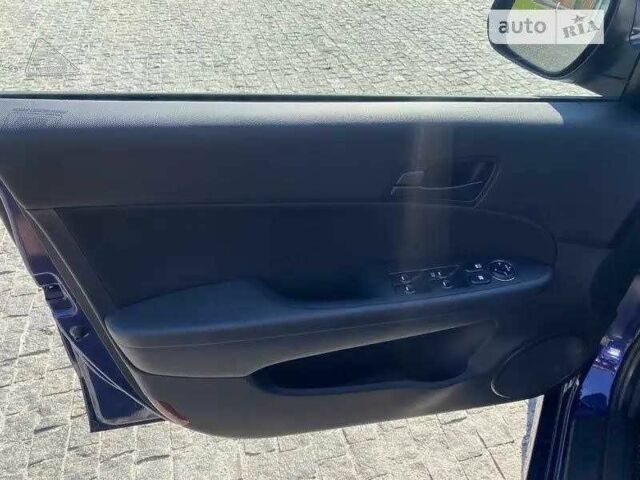 Синий Хендай i30, объемом двигателя 1.6 л и пробегом 248 тыс. км за 7500 $, фото 12 на Automoto.ua