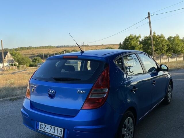 Синій Хендай i30, об'ємом двигуна 1.4 л та пробігом 200 тис. км за 2600 $, фото 4 на Automoto.ua