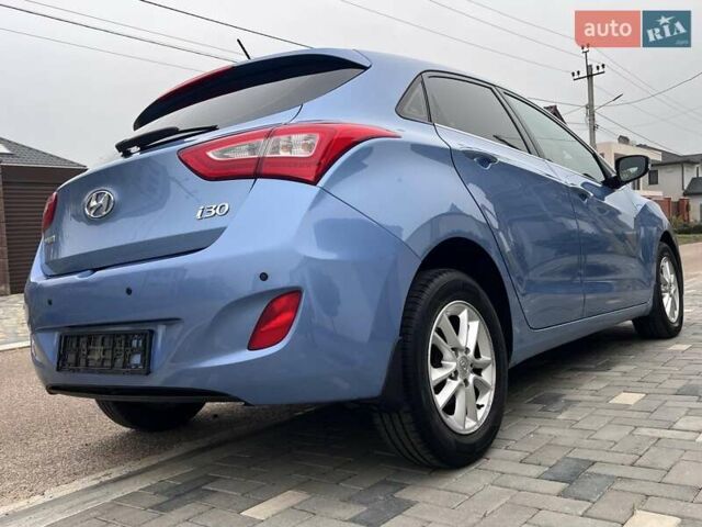 Синий Хендай i30, объемом двигателя 1.6 л и пробегом 170 тыс. км за 9700 $, фото 7 на Automoto.ua