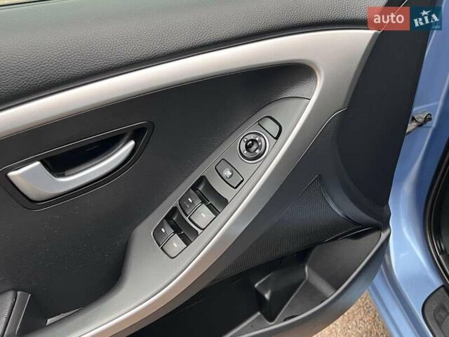 Синій Хендай i30, об'ємом двигуна 1.6 л та пробігом 170 тис. км за 9999 $, фото 16 на Automoto.ua