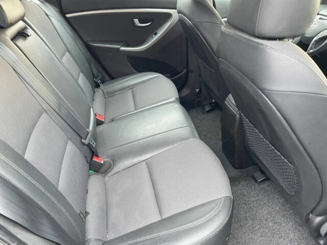 Синий Хендай i30, объемом двигателя 1.6 л и пробегом 161 тыс. км за 10500 $, фото 3 на Automoto.ua