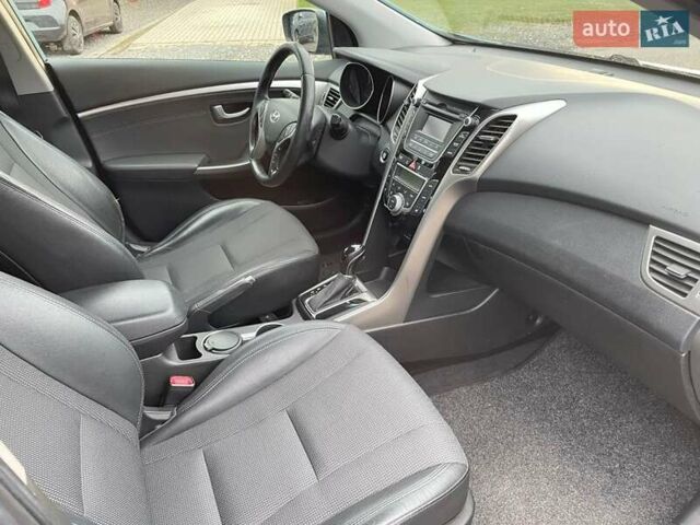 Синій Хендай i30, об'ємом двигуна 1.58 л та пробігом 160 тис. км за 11500 $, фото 4 на Automoto.ua