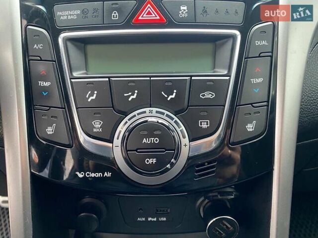 Хендай i30 2012 в Одессе на Automoto.ua Синий Хендай i30, объемом двигателя 1.59 л и пробегом 170 тыс. км за 9999 $, фото 24 на Automoto.ua