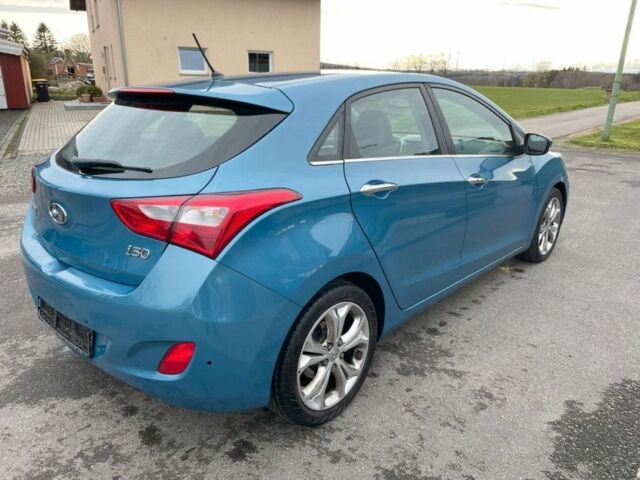 Синий Хендай i30, объемом двигателя 1.6 л и пробегом 161 тыс. км за 10500 $, фото 6 на Automoto.ua