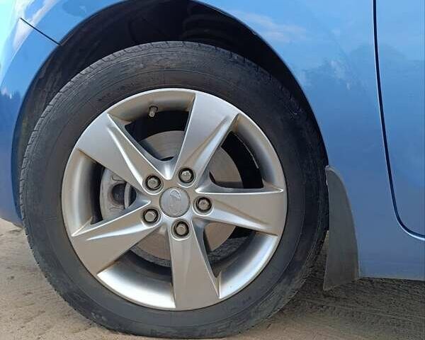 Синий Хендай i30, объемом двигателя 1.4 л и пробегом 158 тыс. км за 8500 $, фото 5 на Automoto.ua