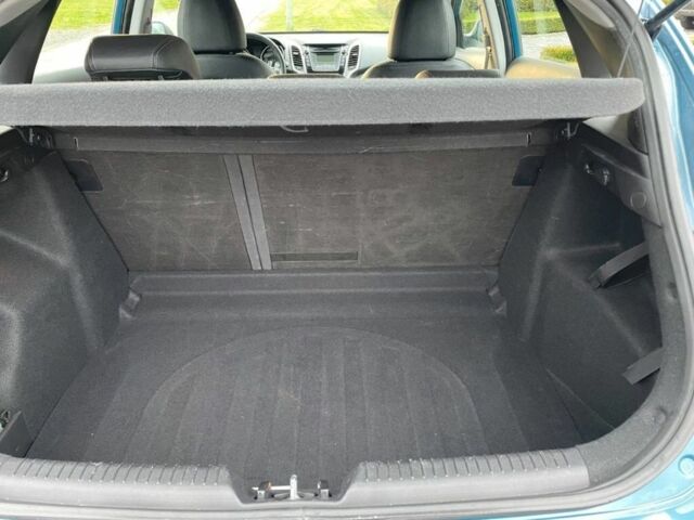 Синий Хендай i30, объемом двигателя 1.6 л и пробегом 161 тыс. км за 10500 $, фото 7 на Automoto.ua