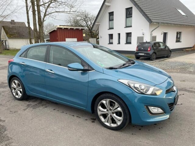 Синий Хендай i30, объемом двигателя 1.6 л и пробегом 161 тыс. км за 10500 $, фото 2 на Automoto.ua