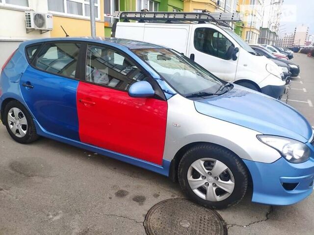 Синий Хендай i30, объемом двигателя 1.59 л и пробегом 293 тыс. км за 5000 $, фото 3 на Automoto.ua