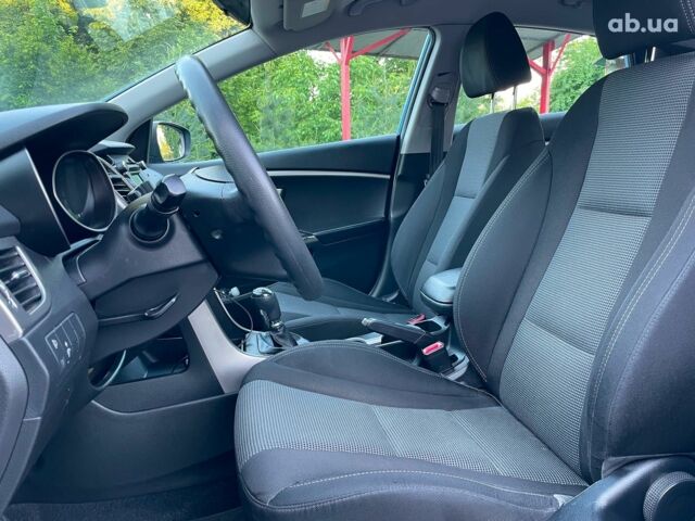 Синий Хендай i30, объемом двигателя 1.4 л и пробегом 178 тыс. км за 7690 $, фото 16 на Automoto.ua